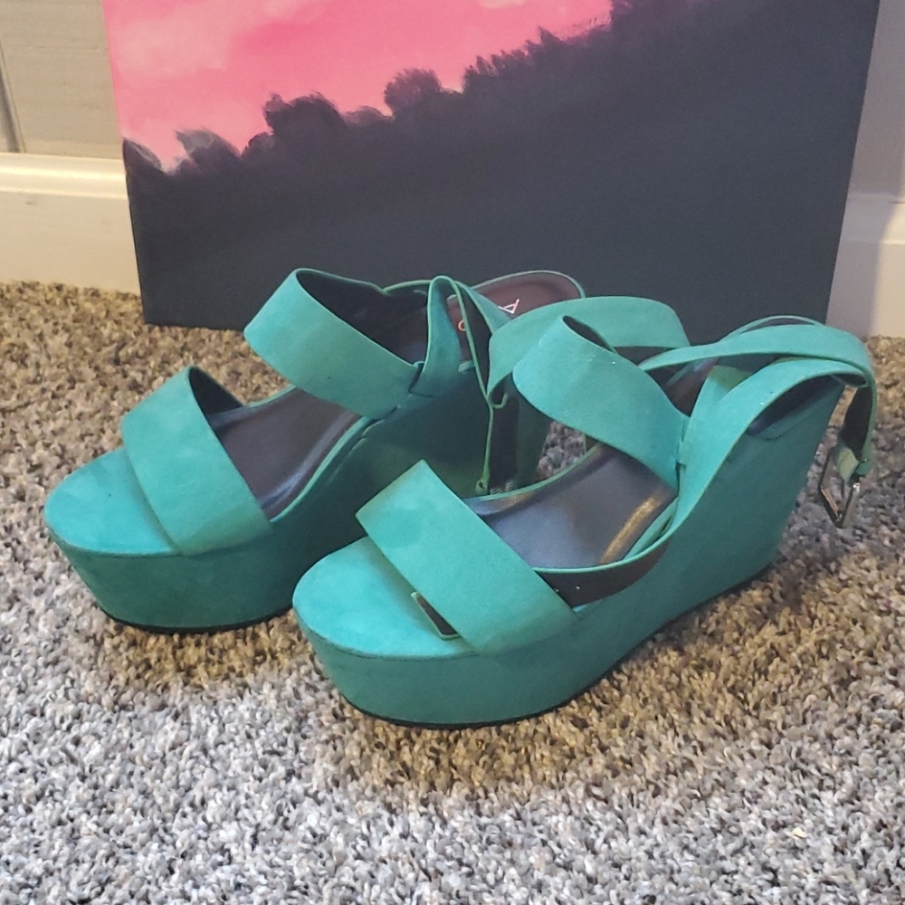 Sandals - Picture 2 of 2